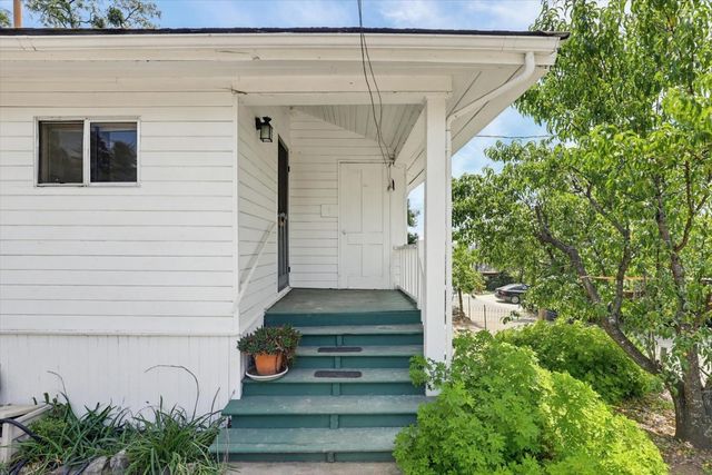 131 Huntley Ave, Auburn, CA 95603