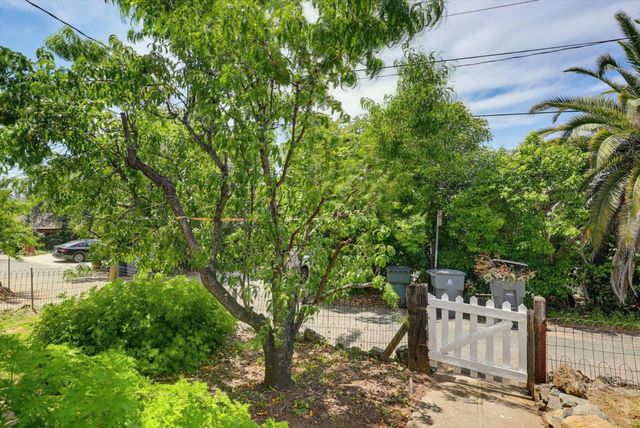 131 Huntley Ave, Auburn, CA 95603