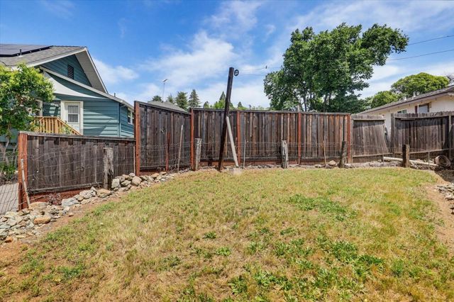 131 Huntley Ave, Auburn, CA 95603