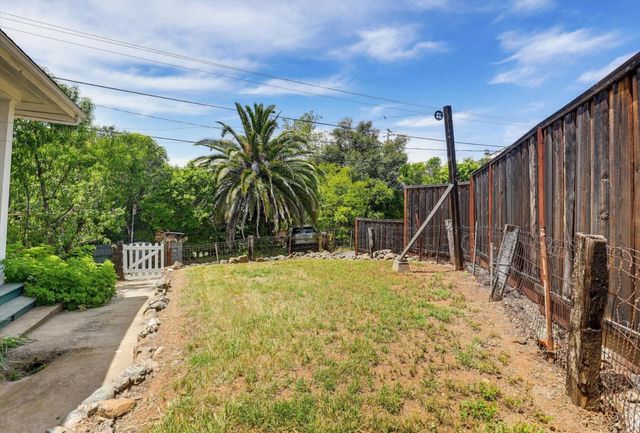131 Huntley Ave, Auburn, CA 95603