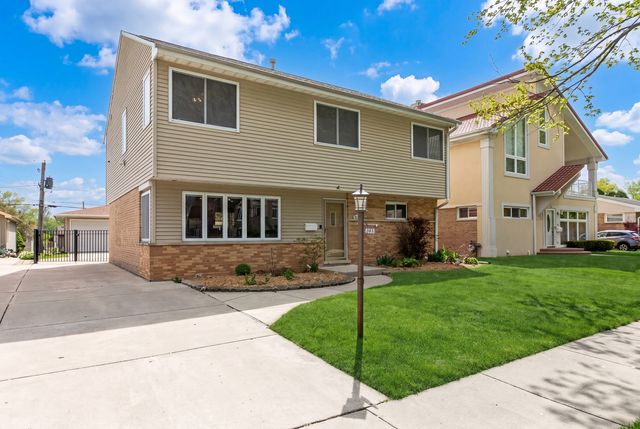 8233 N Octavia Avenue, Niles, IL 60714