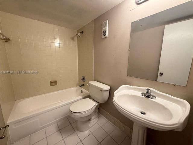 8610 N Sherman Circle 407, Miramar, FL 33025