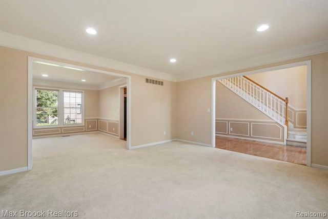 7657 Windgate Circle, West Bloomfield, MI 48323