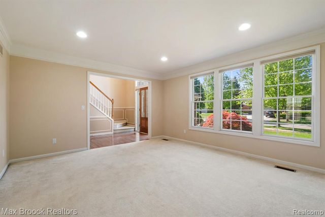 7657 Windgate Circle, West Bloomfield, MI 48323