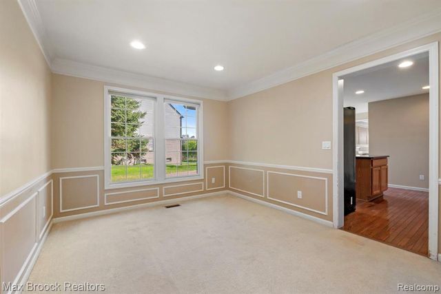 7657 Windgate Circle, West Bloomfield, MI 48323