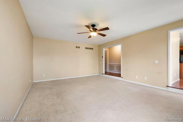 7657 Windgate Circle, West Bloomfield, MI 48323