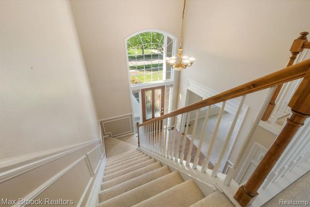7657 Windgate Circle, West Bloomfield, MI 48323