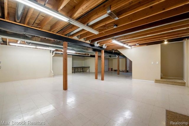 7657 Windgate Circle, West Bloomfield, MI 48323