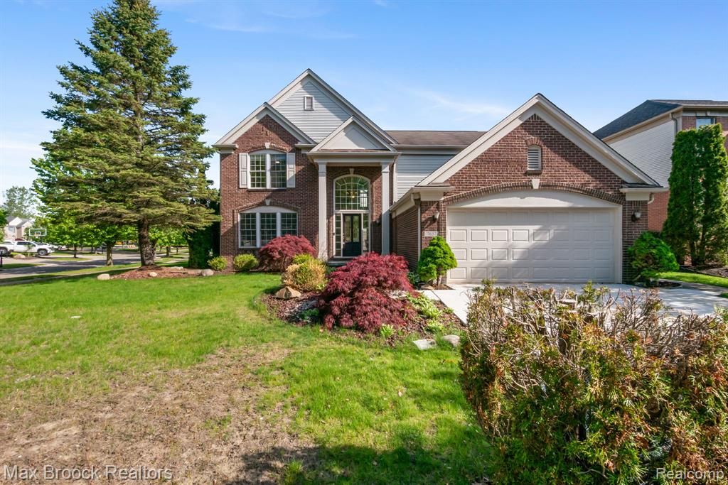 7657 Windgate Circle, West Bloomfield, MI 48323