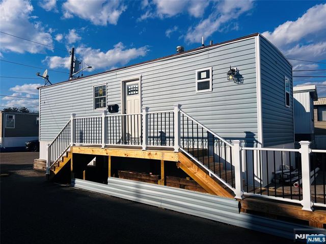 4 Metro Avenue, Moonachie, NJ 07074