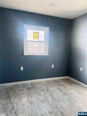 4 Metro Avenue, Moonachie, NJ 07074