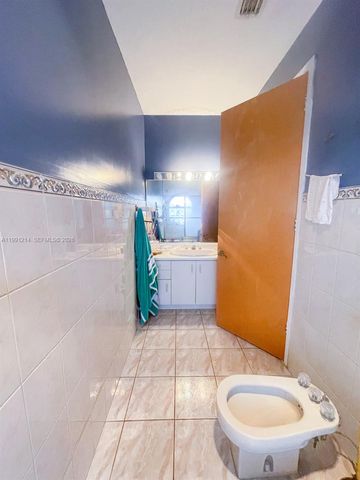 9008 Collins Ave 402, Surfside, FL 33154