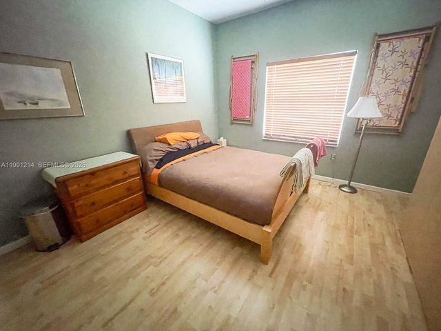 9008 Collins Ave 402, Surfside, FL 33154