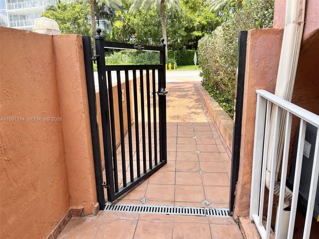 9008 Collins Ave 402, Surfside, FL 33154