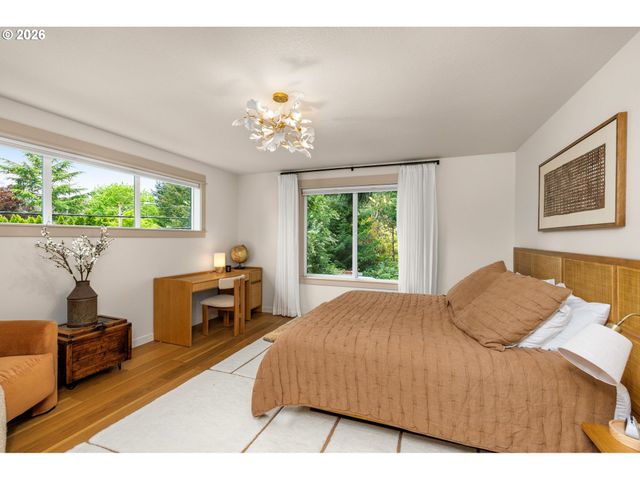 19232 PILKINGTON Rd, Lake Oswego, OR 97035