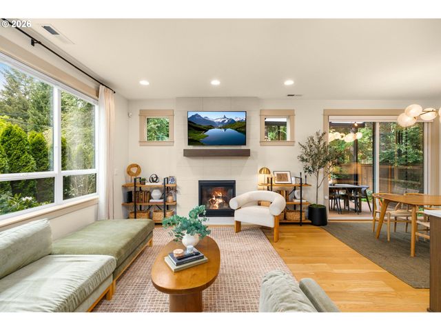 19232 PILKINGTON Rd, Lake Oswego, OR 97035