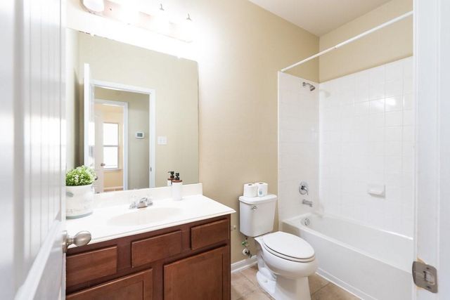 9408 Savannah Holly Drive, Houston, TX 77075