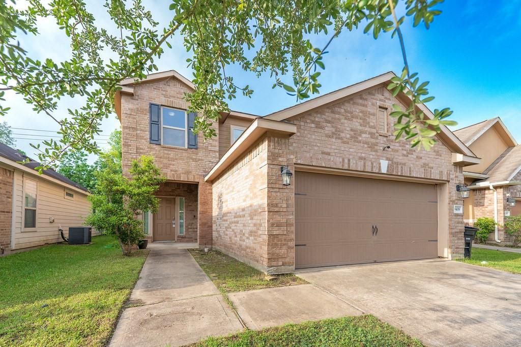 9408 Savannah Holly Drive, Houston, TX 77075