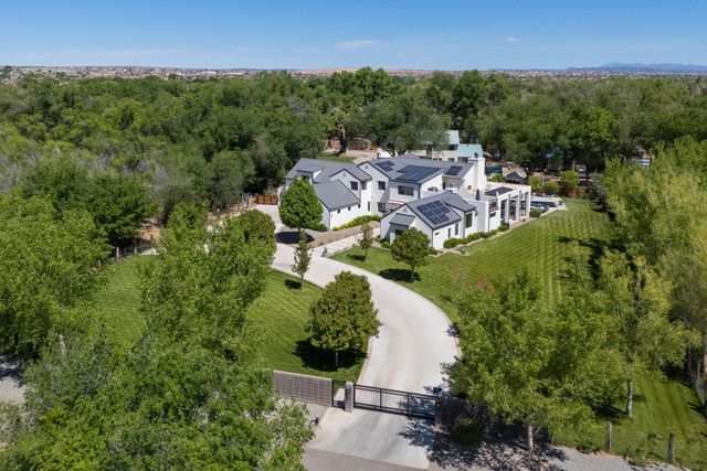 101 Rail Car Road, Corrales, NM 87048