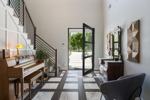 101 Rail Car Road, Corrales, NM 87048