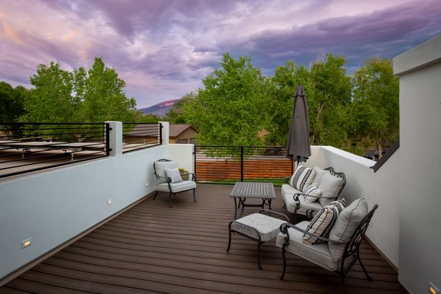 101 Rail Car Road, Corrales, NM 87048