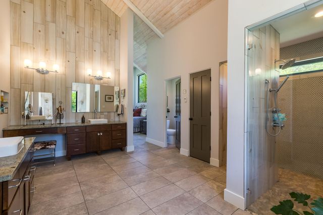 101 Rail Car Road, Corrales, NM 87048