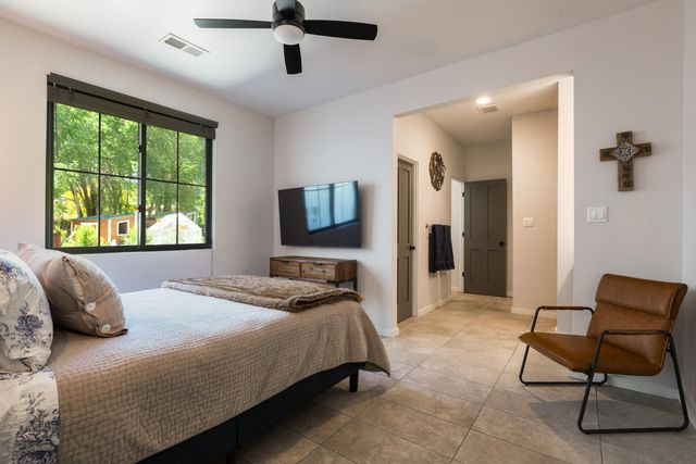 101 Rail Car Road, Corrales, NM 87048