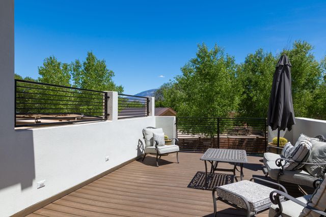101 Rail Car Road, Corrales, NM 87048