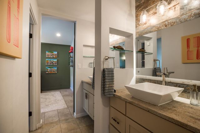 101 Rail Car Road, Corrales, NM 87048