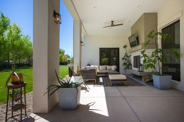 101 Rail Car Road, Corrales, NM 87048