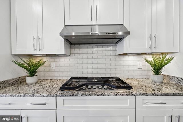 3961 NORTON PL, Fairfax, VA 22030