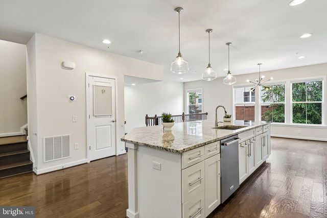 3961 NORTON PL, Fairfax, VA 22030