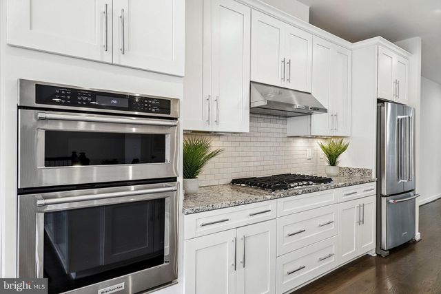 3961 NORTON PL, Fairfax, VA 22030