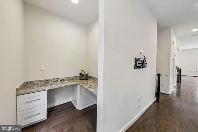 3961 NORTON PL, Fairfax, VA 22030