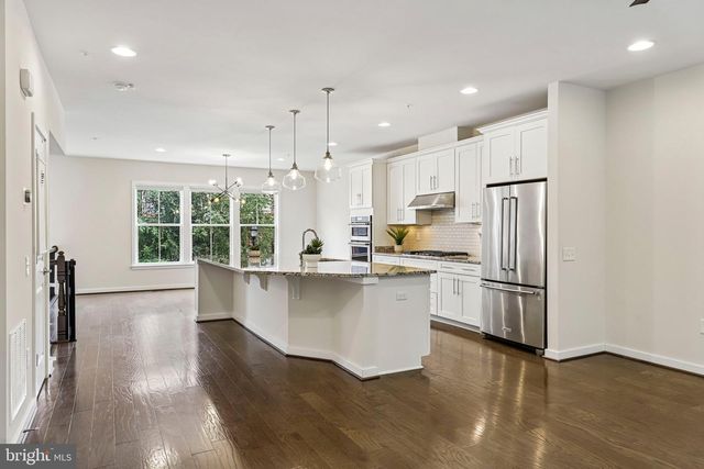 3961 NORTON PL, Fairfax, VA 22030