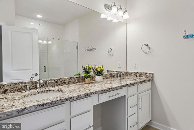 3961 NORTON PL, Fairfax, VA 22030