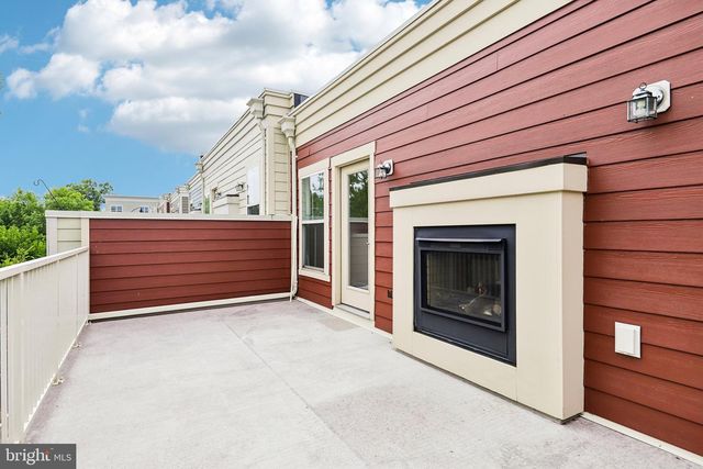 3961 NORTON PL, Fairfax, VA 22030