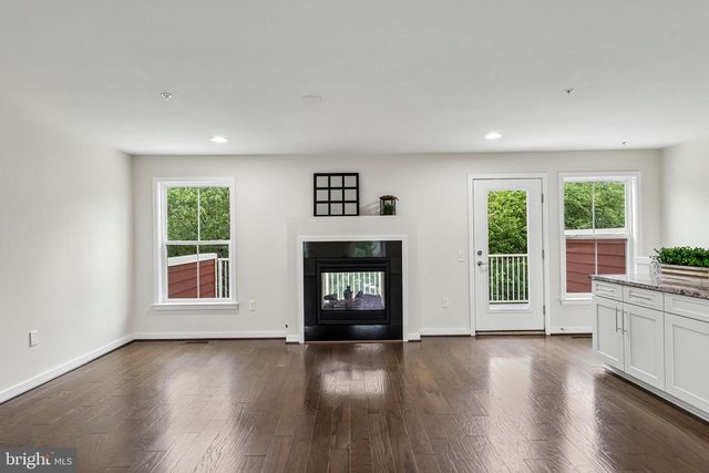 3961 NORTON PL, Fairfax, VA 22030