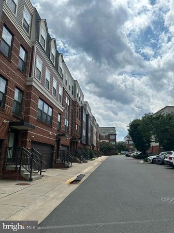 3961 NORTON PL, Fairfax, VA 22030