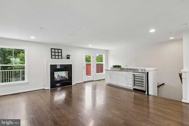 3961 NORTON PL, Fairfax, VA 22030
