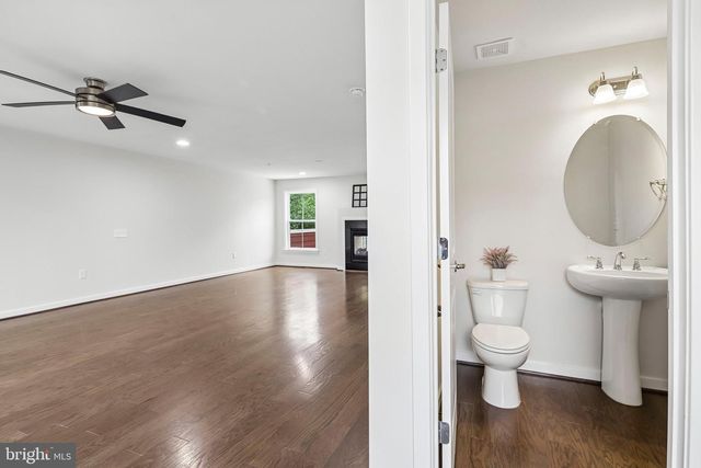 3961 NORTON PL, Fairfax, VA 22030