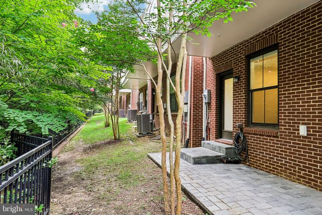 3961 NORTON PL, Fairfax, VA 22030