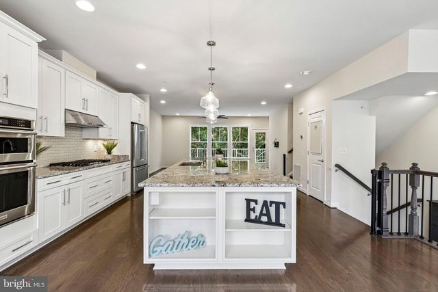 3961 NORTON PL, Fairfax, VA 22030