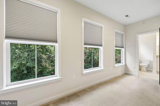3961 NORTON PL, Fairfax, VA 22030