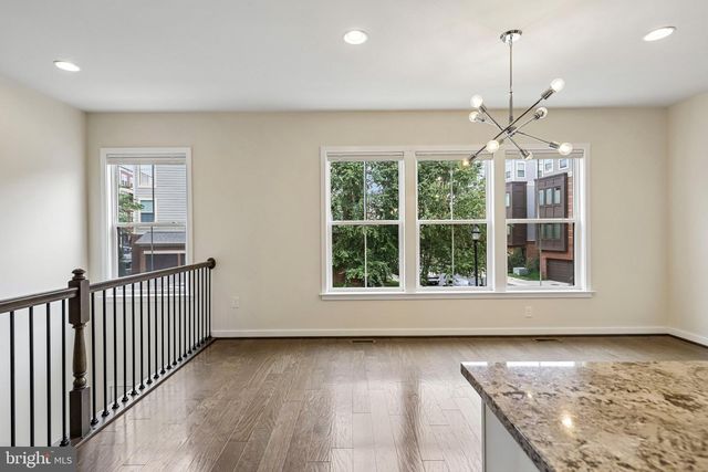 3961 NORTON PL, Fairfax, VA 22030