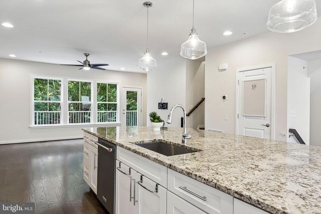 3961 NORTON PL, Fairfax, VA 22030