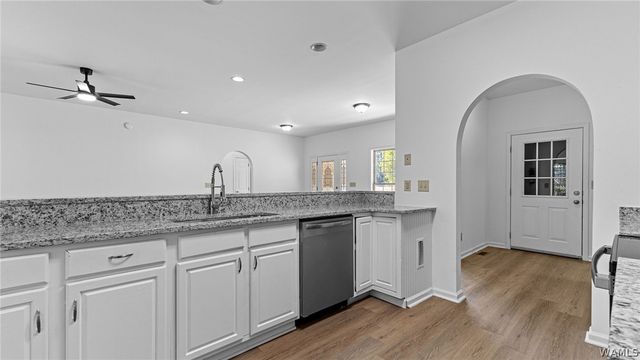 14956 Townsend Loop, Moundville, AL 35474