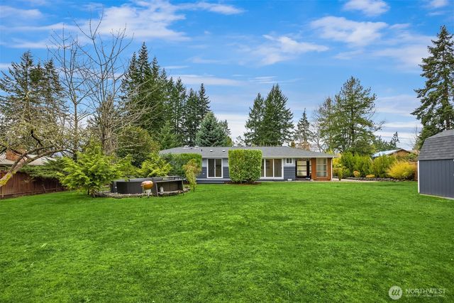 1090 Grow Avenue NW, Bainbridge Island, WA 98110