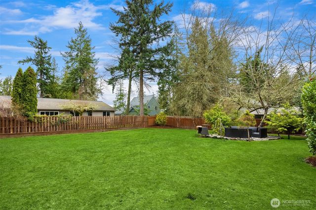 1090 Grow Avenue NW, Bainbridge Island, WA 98110