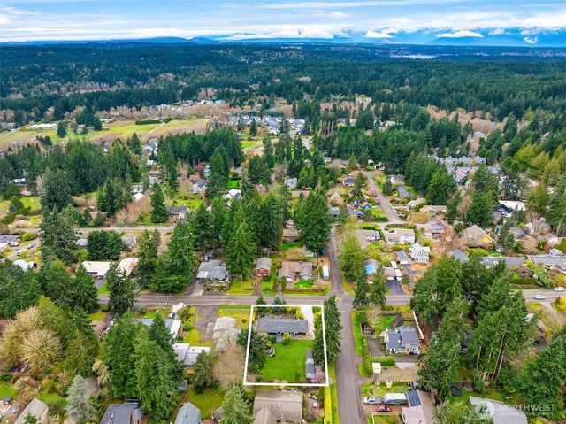 1090 Grow Avenue NW, Bainbridge Island, WA 98110